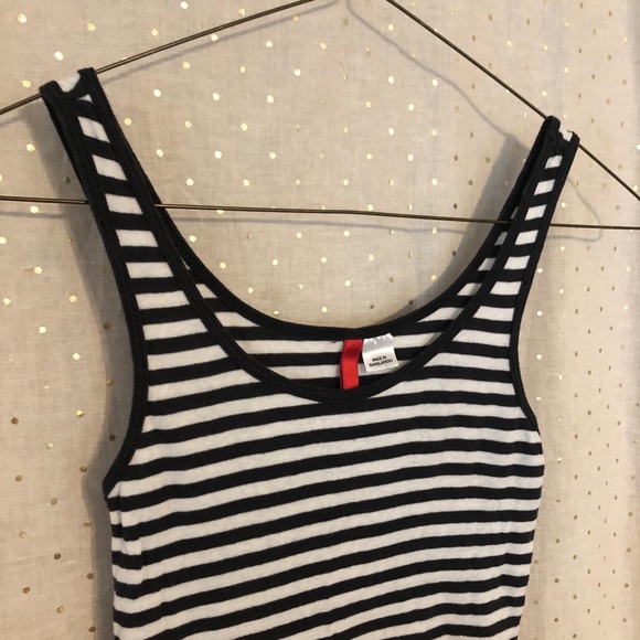🦋 5 for 25 🦋 H&M divided striped tank top - Picture 3 of 5